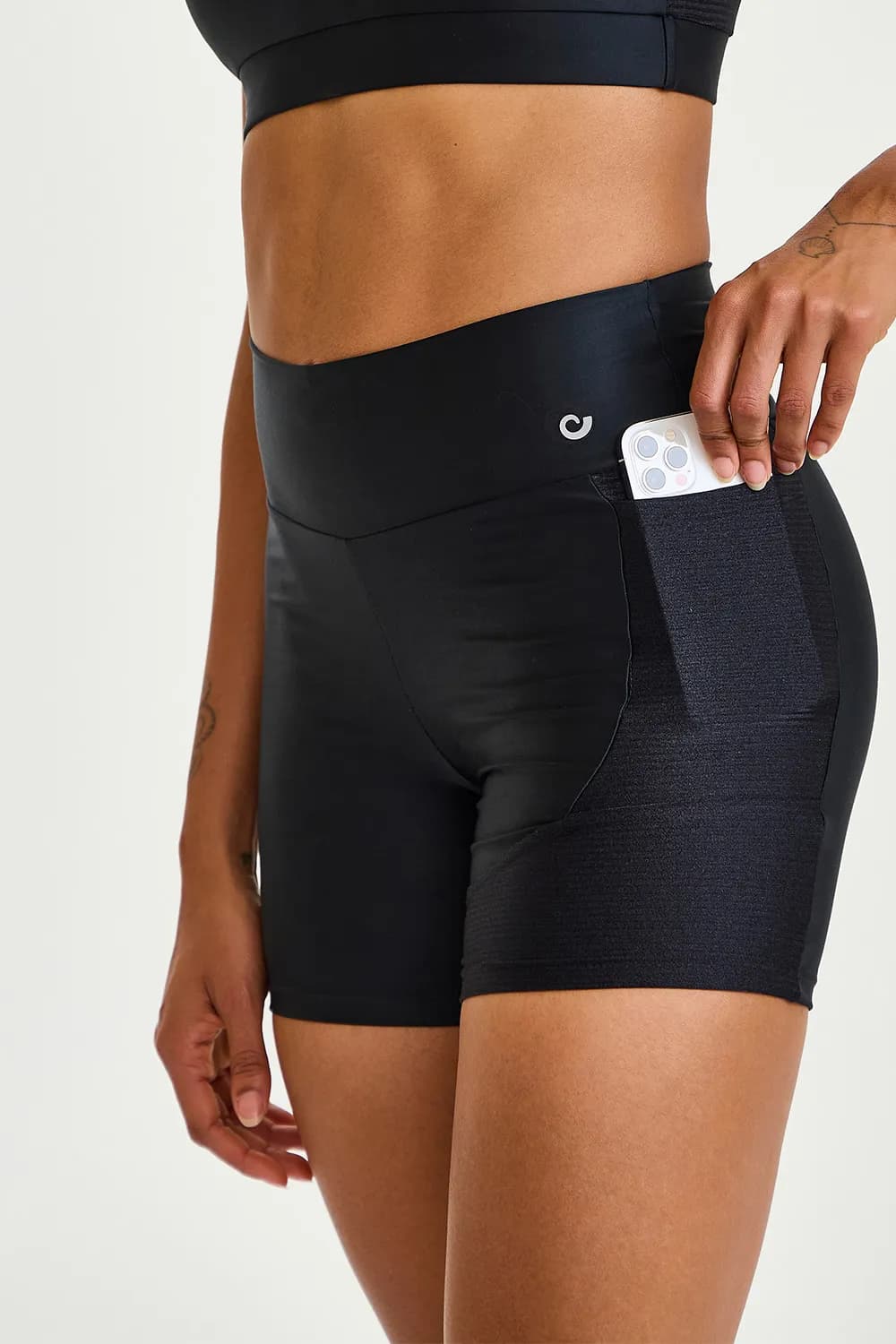 SHORT ATLETIKA GLOW COM BOLSO