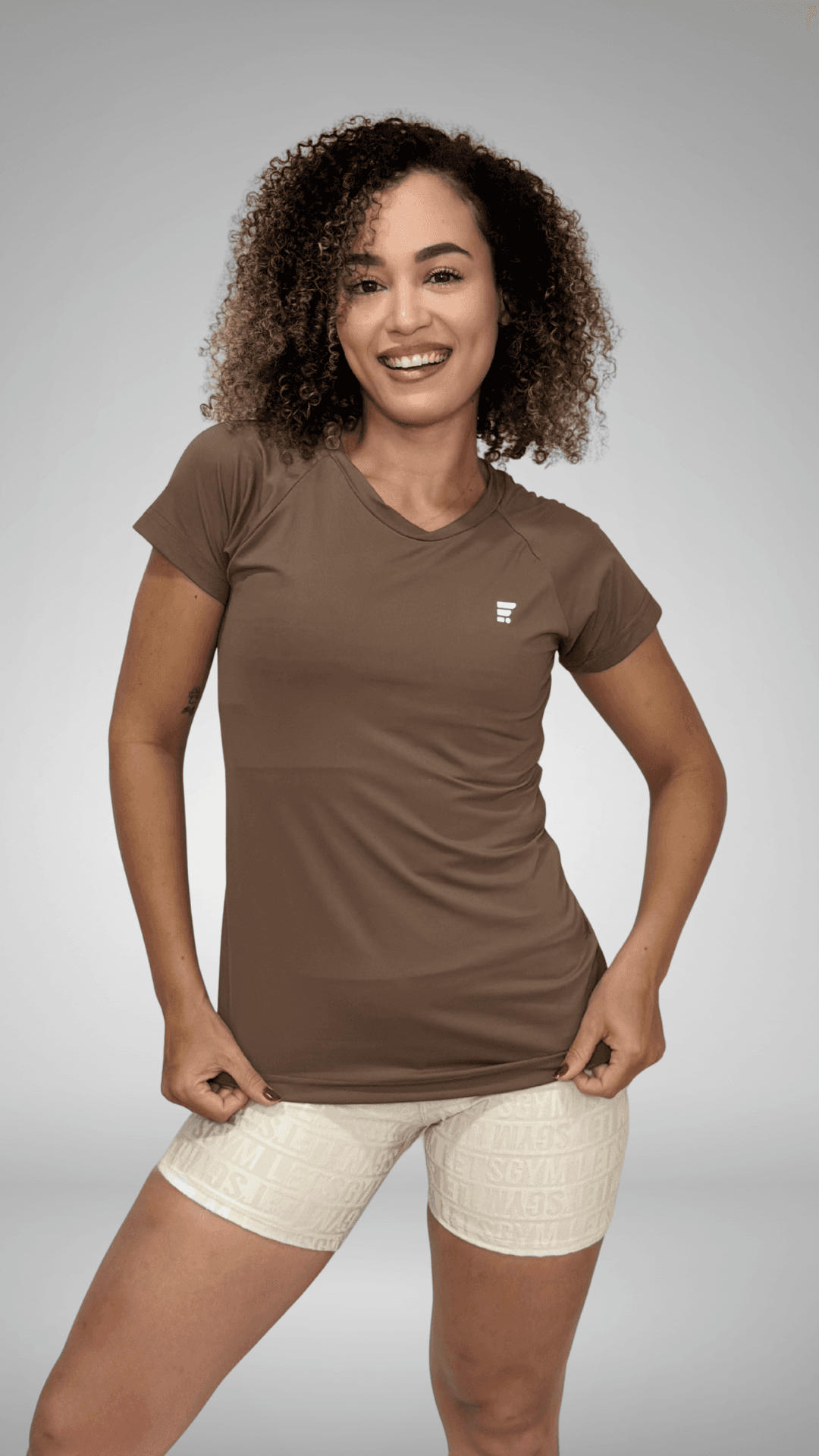 Camiseta com Proteção UV Feminina Marrom